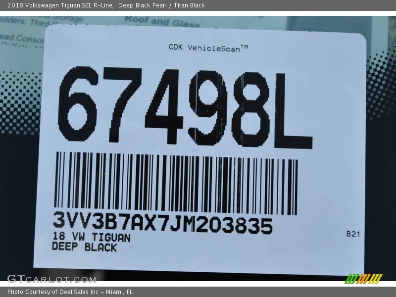 Deep Black Pearl / Titan Black 2018 Volkswagen Tiguan SEL R-Line