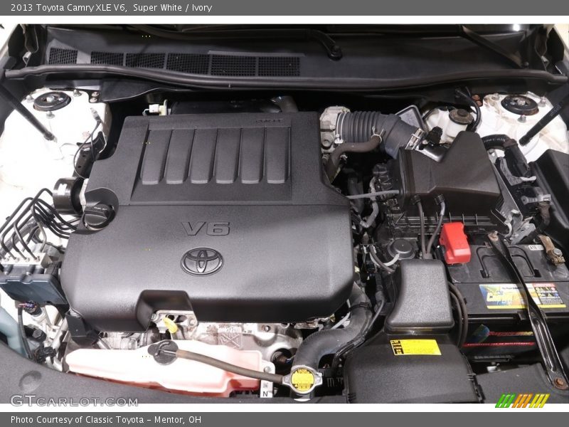 Super White / Ivory 2013 Toyota Camry XLE V6