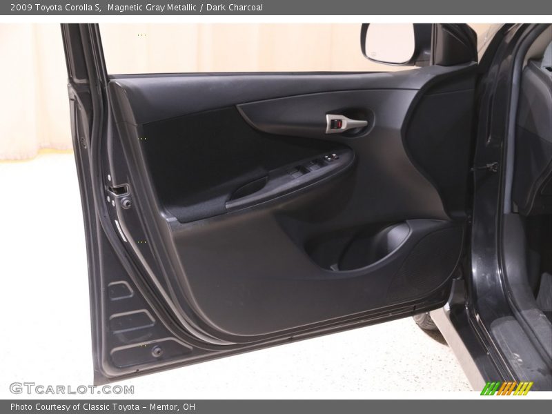 Magnetic Gray Metallic / Dark Charcoal 2009 Toyota Corolla S