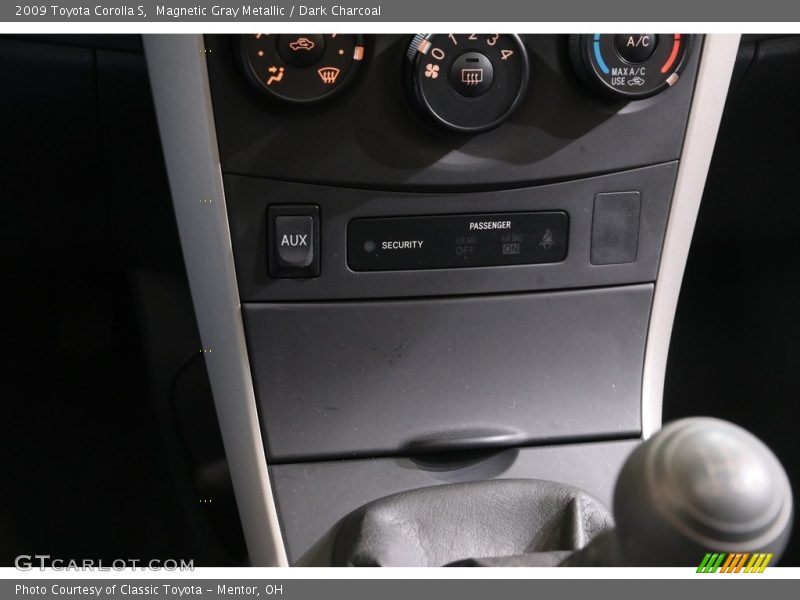 Magnetic Gray Metallic / Dark Charcoal 2009 Toyota Corolla S