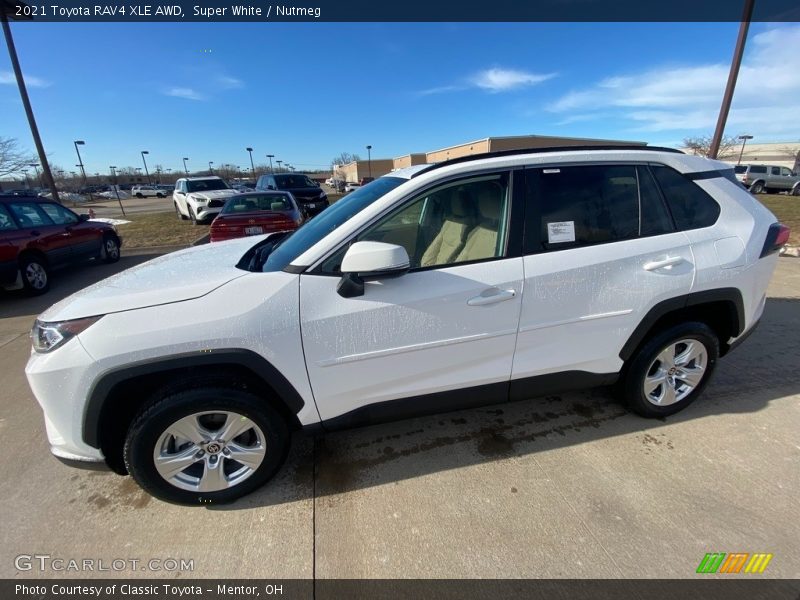 Super White / Nutmeg 2021 Toyota RAV4 XLE AWD