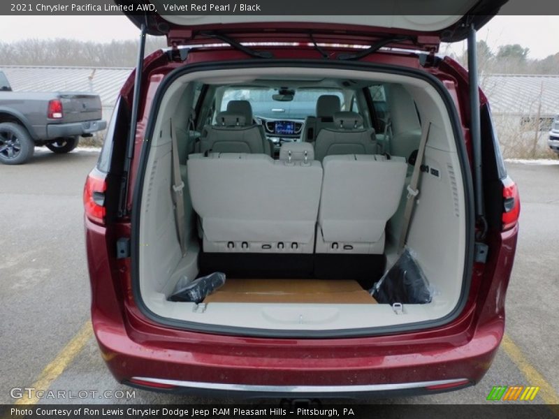 Velvet Red Pearl / Black 2021 Chrysler Pacifica Limited AWD