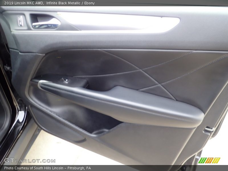 Infinite Black Metallic / Ebony 2019 Lincoln MKC AWD