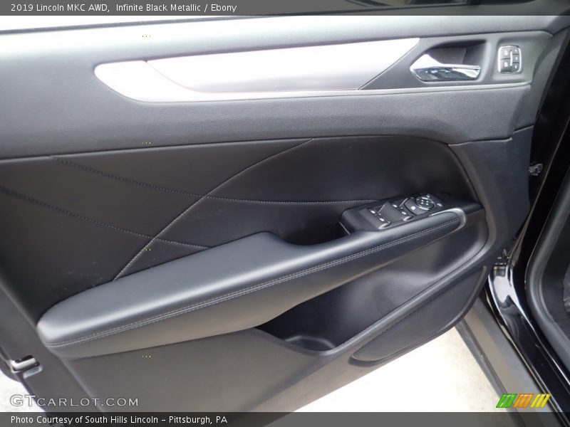 Infinite Black Metallic / Ebony 2019 Lincoln MKC AWD