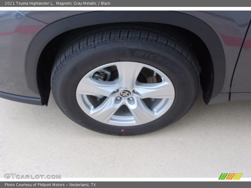Magnetic Gray Metallic / Black 2021 Toyota Highlander L