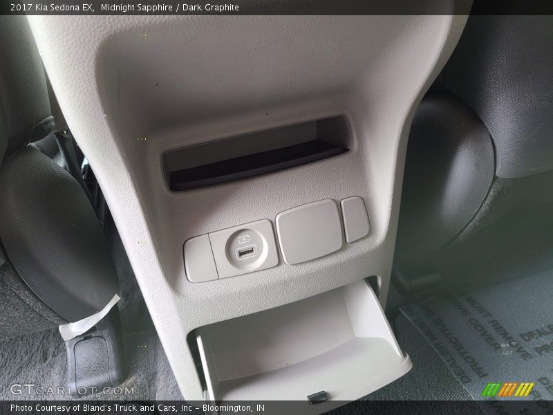 Midnight Sapphire / Dark Graphite 2017 Kia Sedona EX