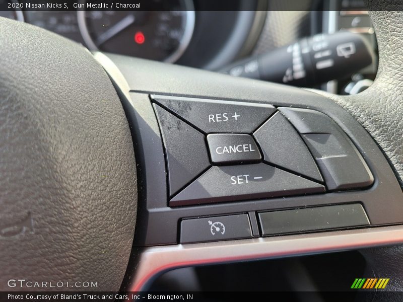 Gun Metallic / Charcoal 2020 Nissan Kicks S