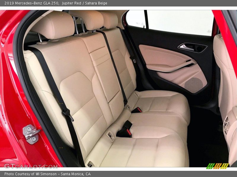 Jupiter Red / Sahara Beige 2019 Mercedes-Benz GLA 250