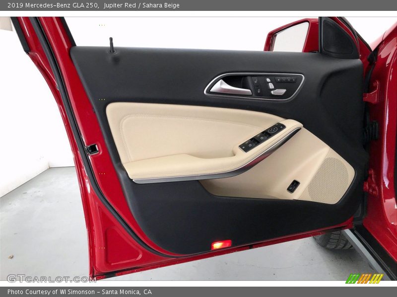 Jupiter Red / Sahara Beige 2019 Mercedes-Benz GLA 250