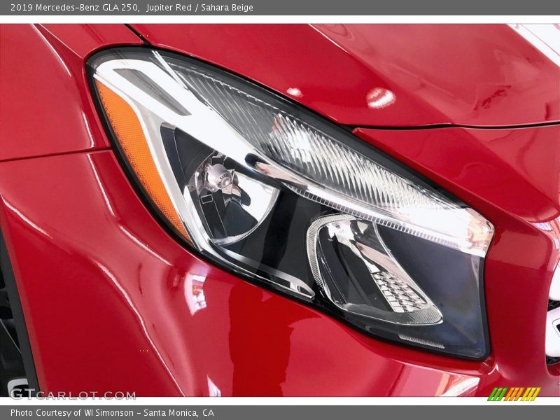 Jupiter Red / Sahara Beige 2019 Mercedes-Benz GLA 250