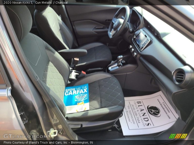 Gun Metallic / Charcoal 2020 Nissan Kicks S