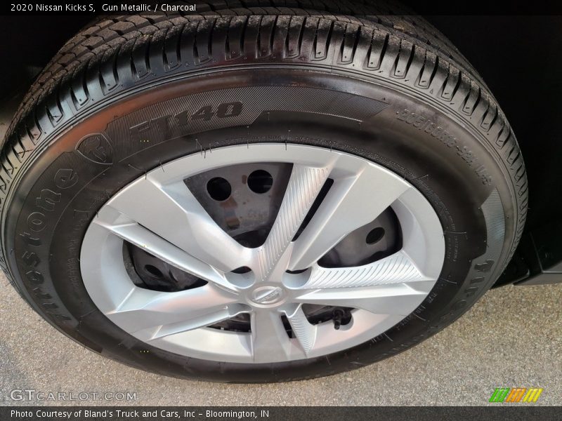 Gun Metallic / Charcoal 2020 Nissan Kicks S