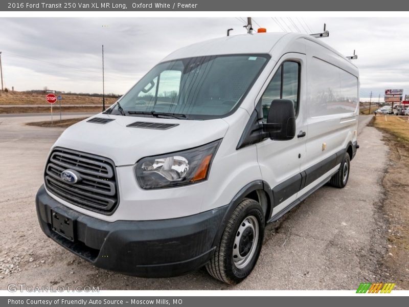 Front 3/4 View of 2016 Transit 250 Van XL MR Long
