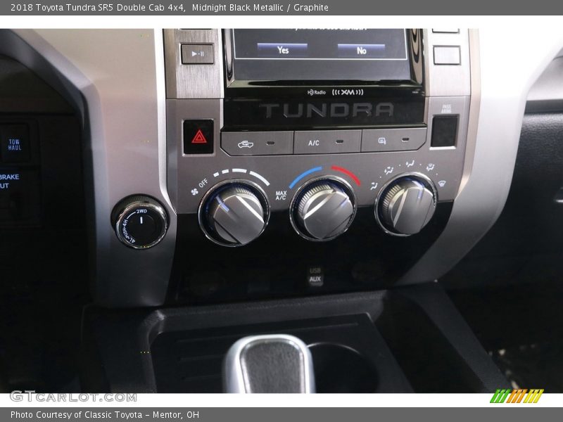 Midnight Black Metallic / Graphite 2018 Toyota Tundra SR5 Double Cab 4x4