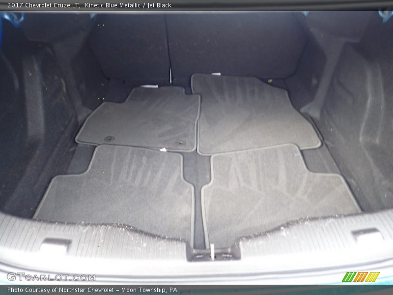 Kinetic Blue Metallic / Jet Black 2017 Chevrolet Cruze LT