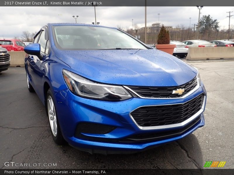 Kinetic Blue Metallic / Jet Black 2017 Chevrolet Cruze LT