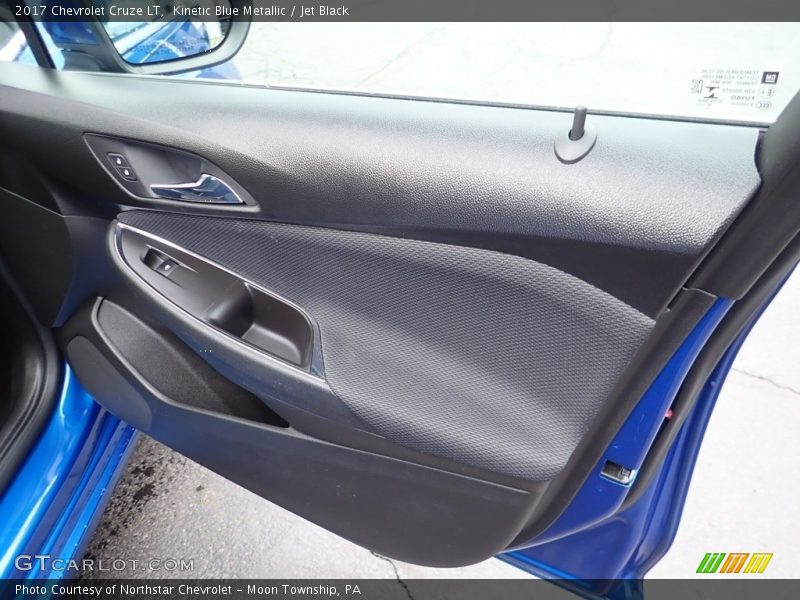 Kinetic Blue Metallic / Jet Black 2017 Chevrolet Cruze LT