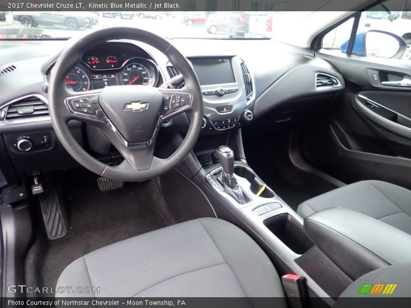 Kinetic Blue Metallic / Jet Black 2017 Chevrolet Cruze LT