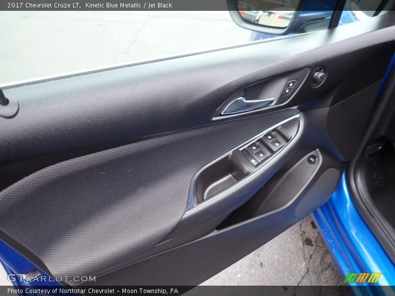 Kinetic Blue Metallic / Jet Black 2017 Chevrolet Cruze LT