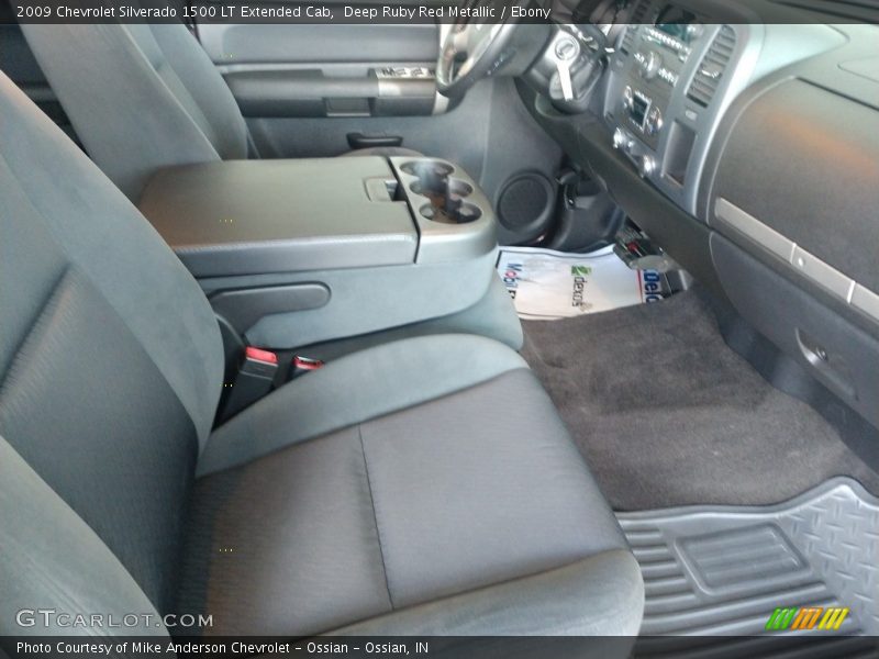 Front Seat of 2009 Silverado 1500 LT Extended Cab