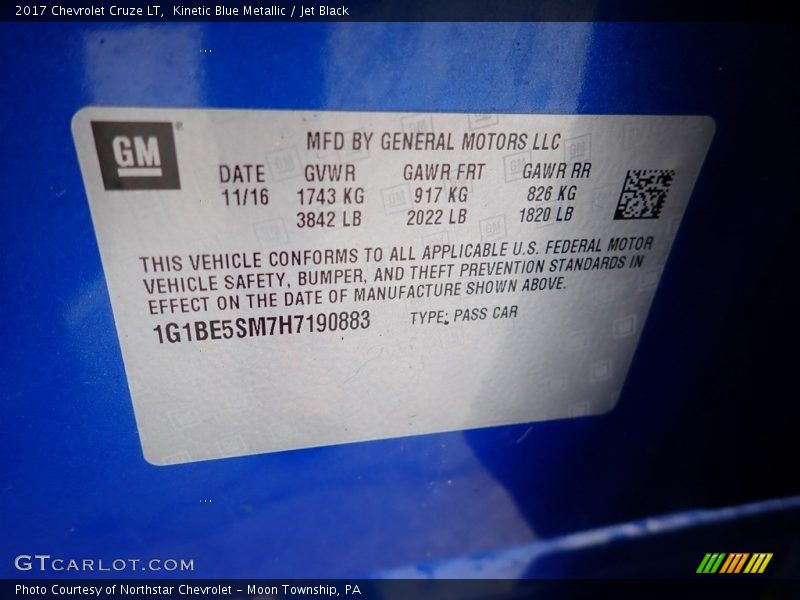 Kinetic Blue Metallic / Jet Black 2017 Chevrolet Cruze LT