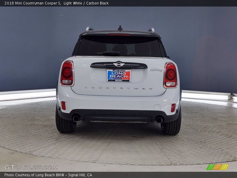 Light White / Carbon Black 2018 Mini Countryman Cooper S