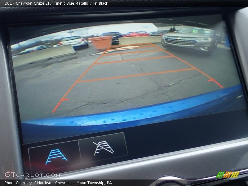 Kinetic Blue Metallic / Jet Black 2017 Chevrolet Cruze LT