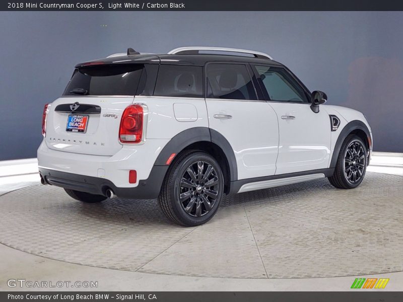 Light White / Carbon Black 2018 Mini Countryman Cooper S
