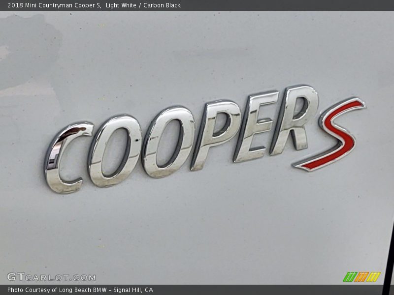 Light White / Carbon Black 2018 Mini Countryman Cooper S