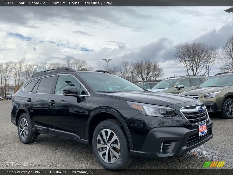 Front 3/4 View of 2021 Outback 2.5i Premium