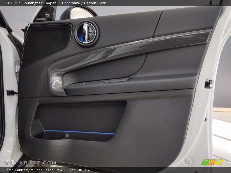 Light White / Carbon Black 2018 Mini Countryman Cooper S