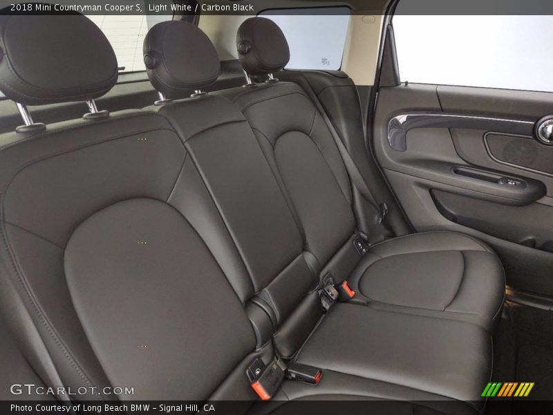 Light White / Carbon Black 2018 Mini Countryman Cooper S