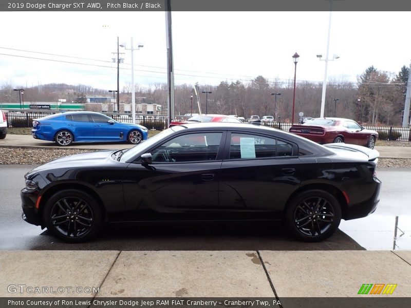 Pitch Black / Black 2019 Dodge Charger SXT AWD