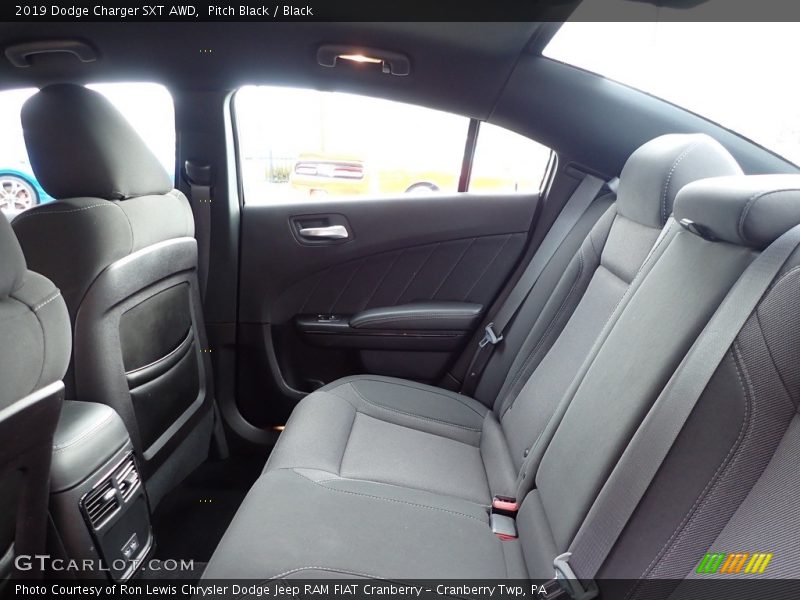 Pitch Black / Black 2019 Dodge Charger SXT AWD