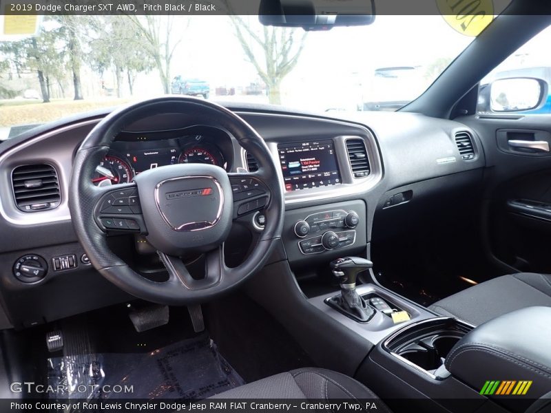 Pitch Black / Black 2019 Dodge Charger SXT AWD