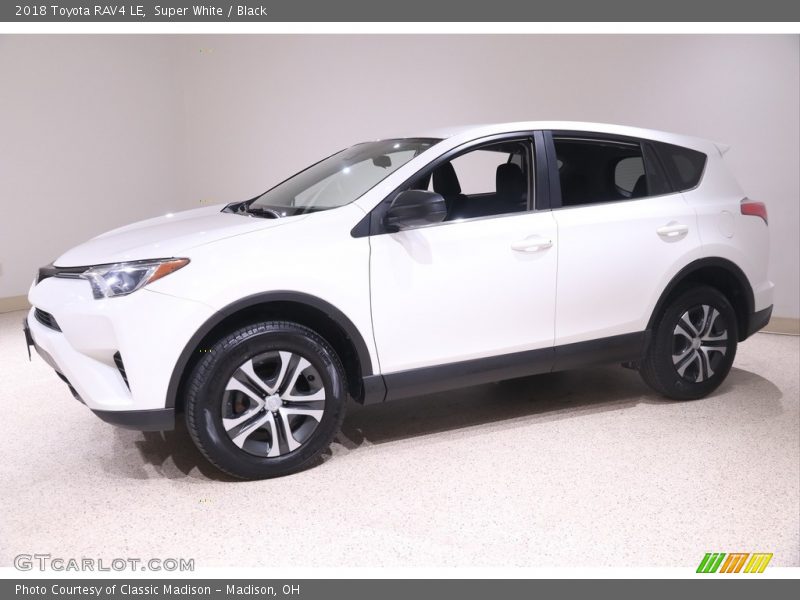 Super White / Black 2018 Toyota RAV4 LE