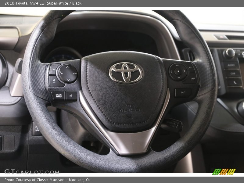 Super White / Black 2018 Toyota RAV4 LE