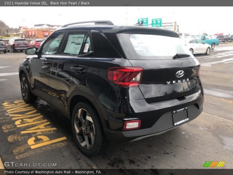 Black Noir Pearl / Black 2021 Hyundai Venue SEL