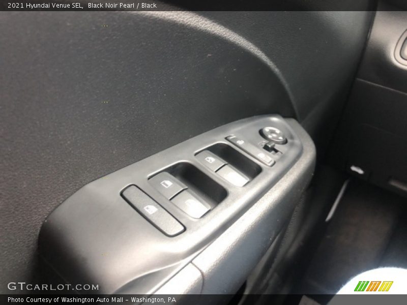 Black Noir Pearl / Black 2021 Hyundai Venue SEL