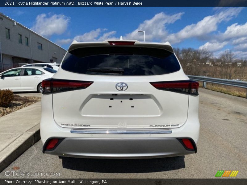 Blizzard White Pearl / Harvest Beige 2021 Toyota Highlander Platinum AWD