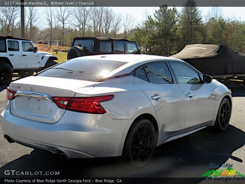 Brilliant Silver / Charcoal 2017 Nissan Maxima SL