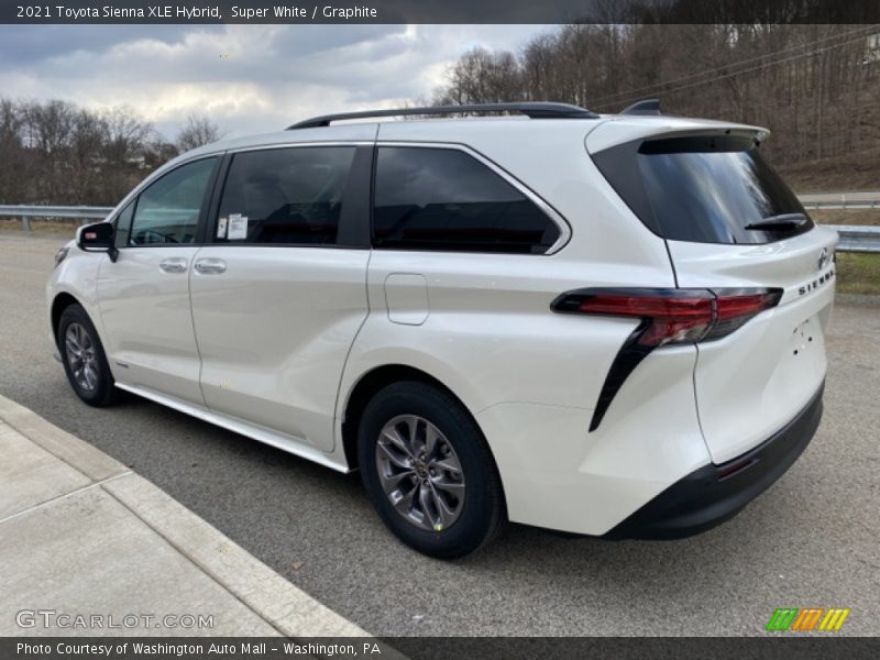 Super White / Graphite 2021 Toyota Sienna XLE Hybrid