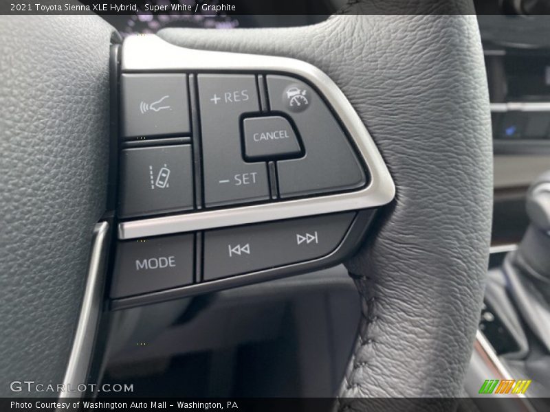 Super White / Graphite 2021 Toyota Sienna XLE Hybrid