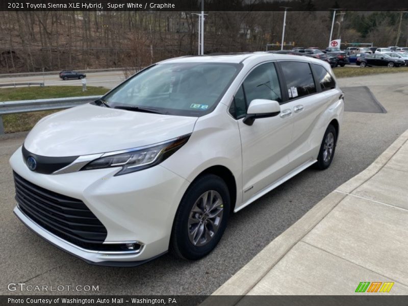 Super White / Graphite 2021 Toyota Sienna XLE Hybrid