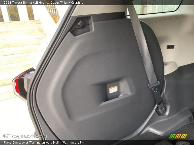 Super White / Graphite 2021 Toyota Sienna XLE Hybrid