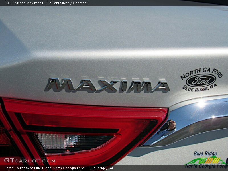 Brilliant Silver / Charcoal 2017 Nissan Maxima SL