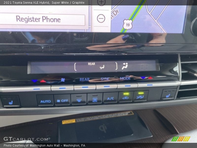 Super White / Graphite 2021 Toyota Sienna XLE Hybrid