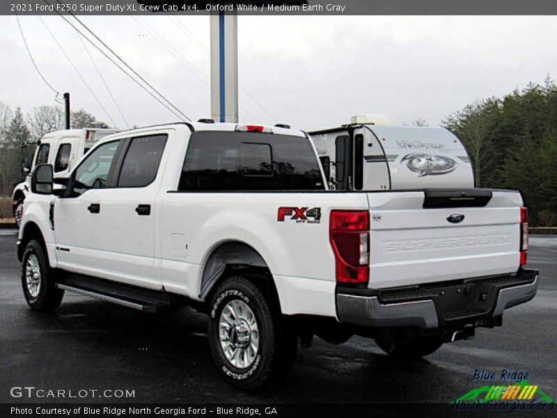 Oxford White / Medium Earth Gray 2021 Ford F250 Super Duty XL Crew Cab 4x4