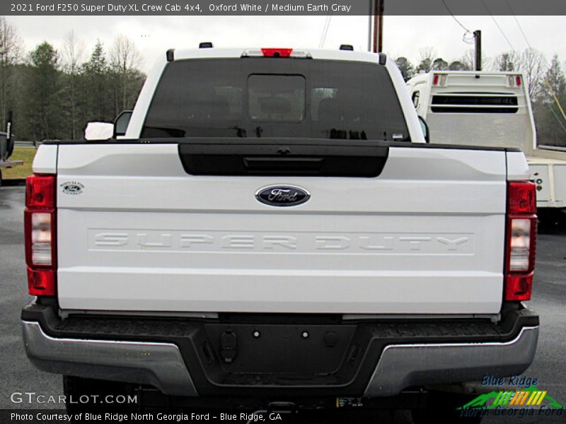 Oxford White / Medium Earth Gray 2021 Ford F250 Super Duty XL Crew Cab 4x4