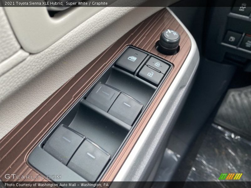 Super White / Graphite 2021 Toyota Sienna XLE Hybrid